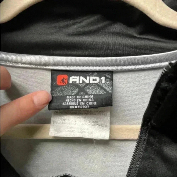 🌟 AND1 jacket size M 🌟 - Picture 6 of 7